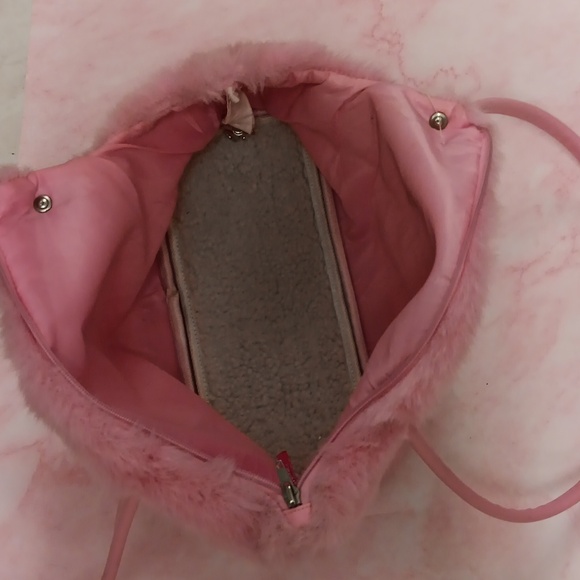 HOST PICK!! Brand New VINTAGE Y2K BARBIE FAUX MINK CAT/DOG CARRIER - Picture 4 of 10